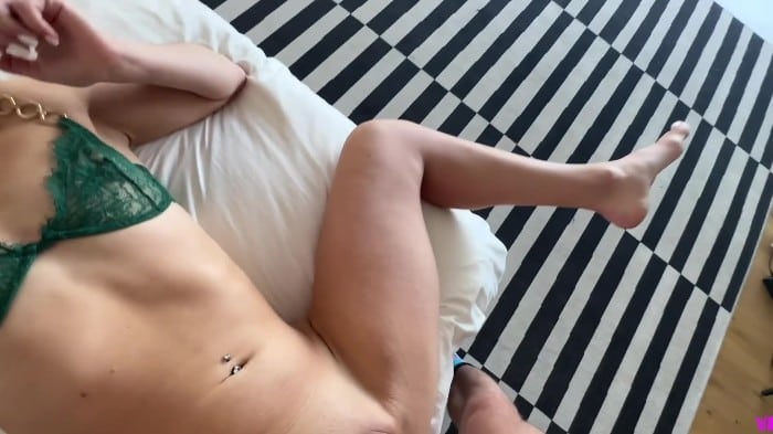 [MV-Vanwylde] Pov Instagram Model Cheerleader Kait Stretched By Big Cock 2024 [1080p]